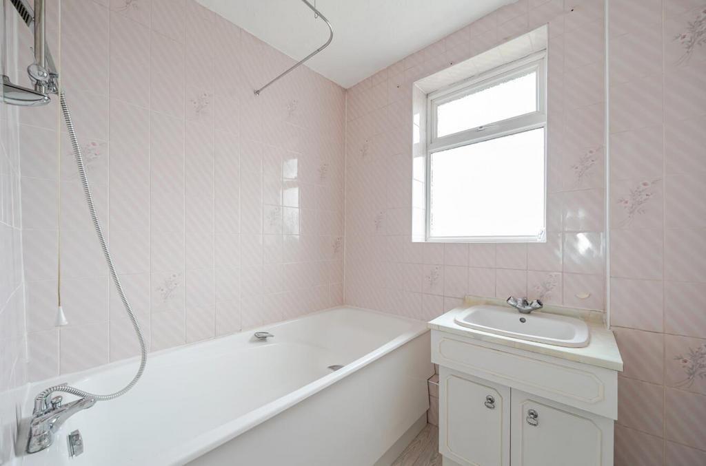 Davidson Frost-Wellings, DFW, Charmian Avenue, Sta