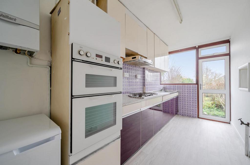 Davidson Frost-Wellings, DFW, Charmian Avenue, Sta