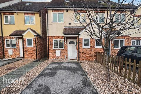 2 bedroom end of terrace house for sale, Halfway Road, Sheerness