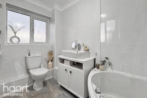 2 bedroom end of terrace house for sale, Halfway Road, Sheerness