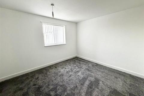 4 bedroom terraced house to rent, Vulcan Way, Thornaby, Stockton-On-Tees