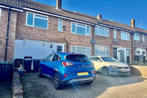3 bedroom property for sale, Carnation Crescent, West Malling ME19