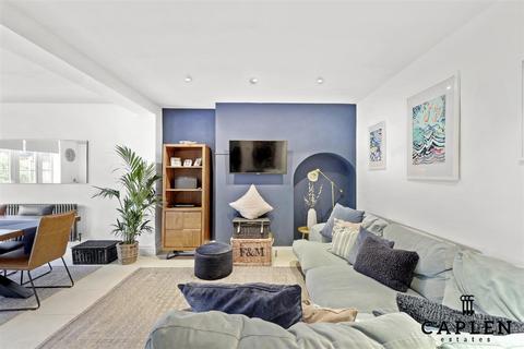 4 bedroom house for sale, Chestnut Avenue, Buckhurst Hill