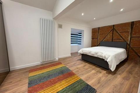 undefined, Egham,  Surrey,  TW20