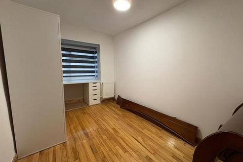 undefined, Egham,  Surrey,  TW20