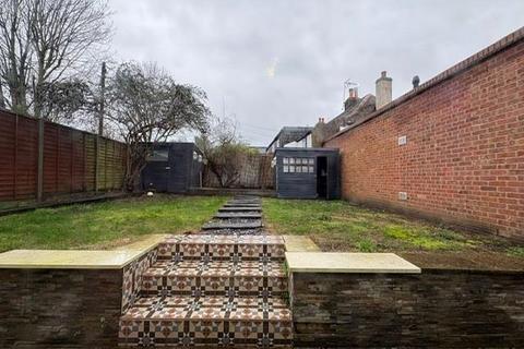 undefined, Egham,  Surrey,  TW20