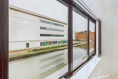 2 bedroom flat for sale, Kingfisher House, Walton Street, Aylesbury