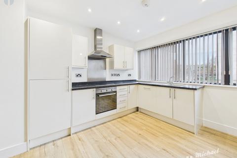 2 bedroom flat for sale, Kingfisher House, Walton Street, Aylesbury