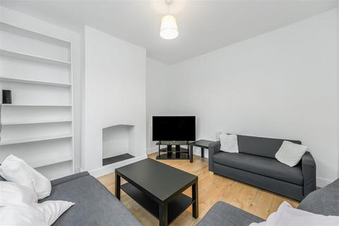 2 bedroom house to rent, Grange Road, London, E13