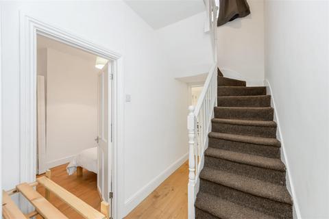 2 bedroom house to rent, Grange Road, London, E13