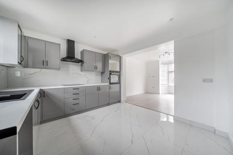 4 bedroom semi-detached house for sale, Bath Road, Gloucestershire GL5