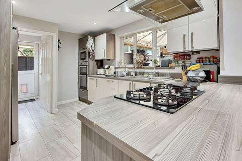 4 bedroom detached house for sale, Huntington Drive, Telford TF4
