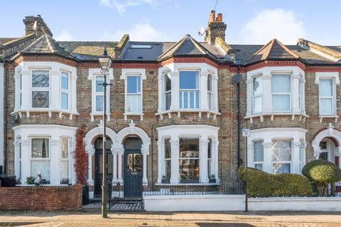 1 bedroom flat for sale, Holmewood Gardens, Brixton Hill, London, SW2