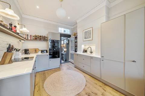 1 bedroom flat for sale, Holmewood Gardens, Brixton Hill, London, SW2