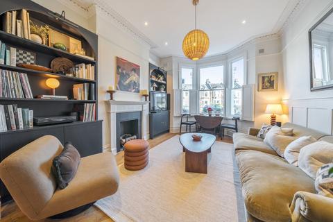 1 bedroom flat for sale, Holmewood Gardens, Brixton Hill, London, SW2