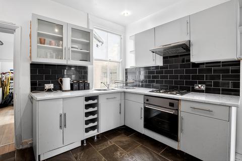 3 bedroom flat for sale, Sirdar Road, London, N22