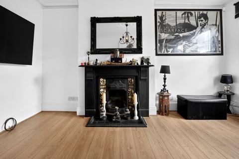 3 bedroom flat for sale, Sirdar Road, London, N22