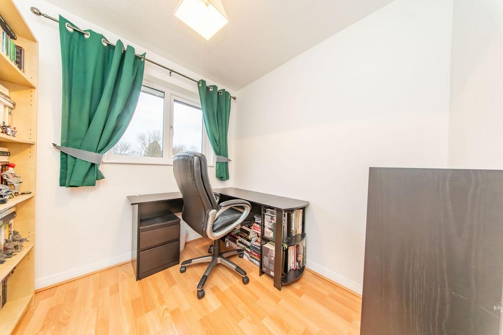 Bedroom/Office