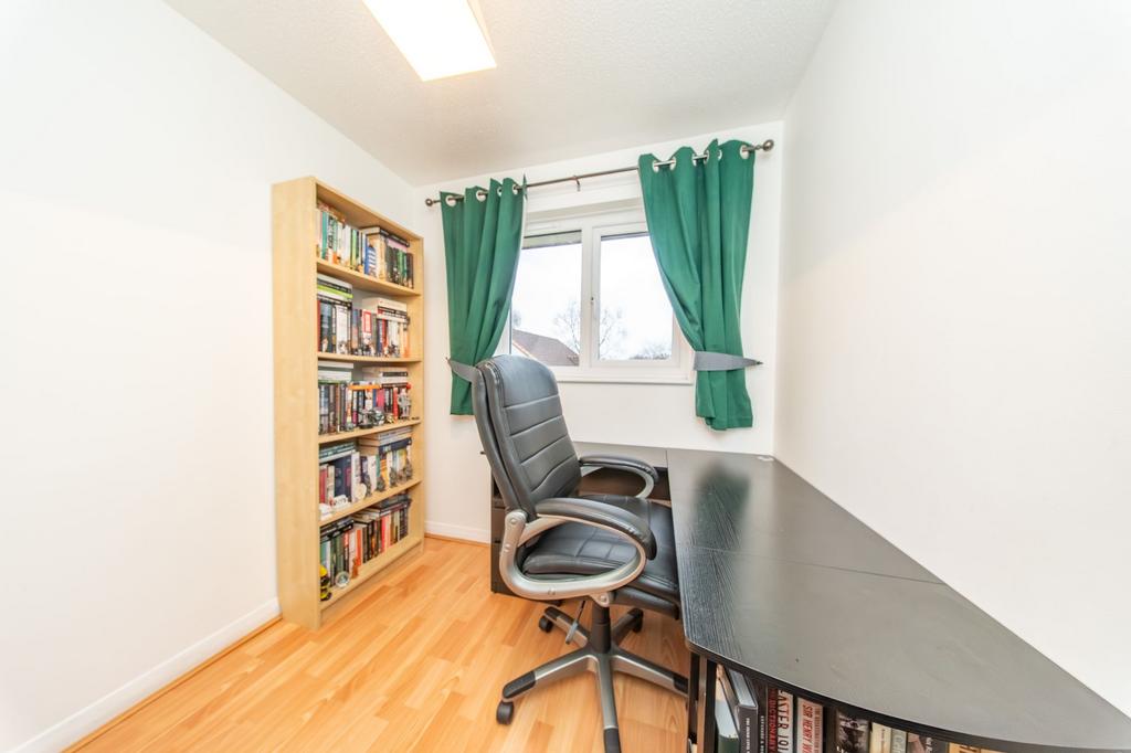 Bedroom/Office