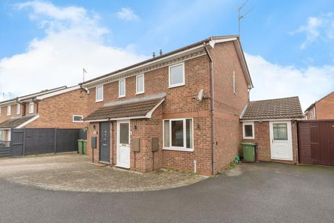 2 bedroom semi-detached house to rent, Hammond Close, Droitwich, WR9