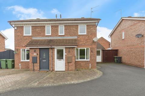 2 bedroom semi-detached house to rent, Hammond Close, Droitwich, WR9