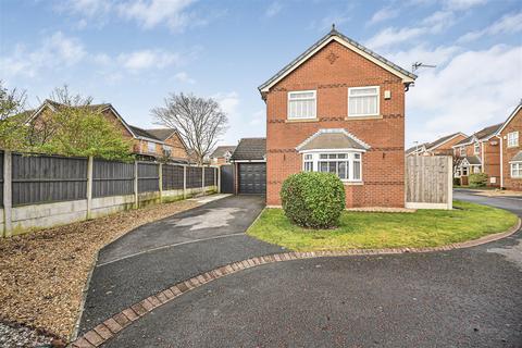 3 bedroom detached house for sale, Spinnerette Close, Leigh