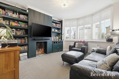 3 bedroom terraced house for sale, Brentwood Road, Gidea Park, RM2