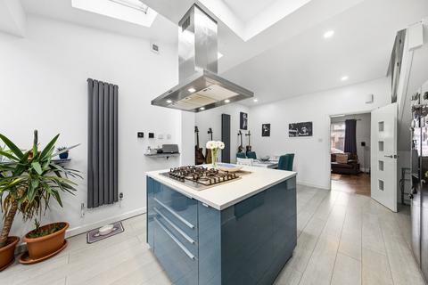 2 bedroom terraced house for sale, Heath Road, Penketh, WA5