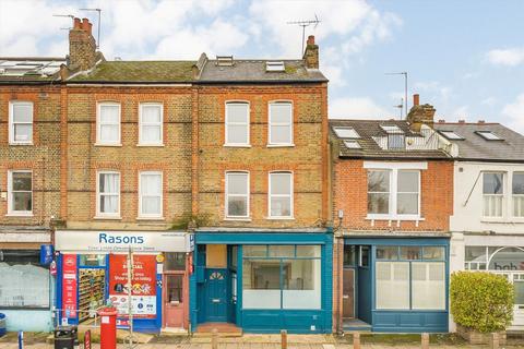 3 bedroom flat to rent, Putney Bridge Road, London SW15