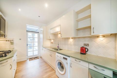 3 bedroom flat to rent, Putney Bridge Road, London SW15