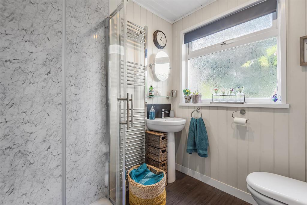 Fairview Ensuite.jpg