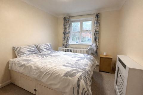 1 bedroom apartment to rent, Swan Court, Guildford GU1