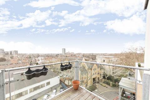 2 bedroom flat for sale, Turner Street, London E16