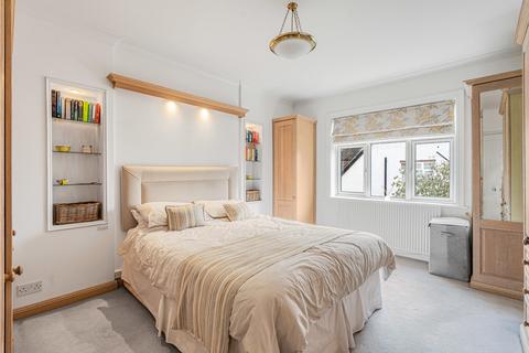 undefined, Aviary Road, Surrey GU22