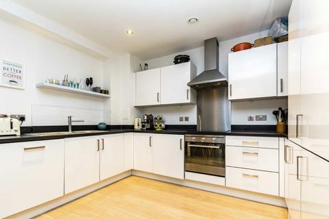 2 bedroom flat for sale, Ardwell Road, London SW2