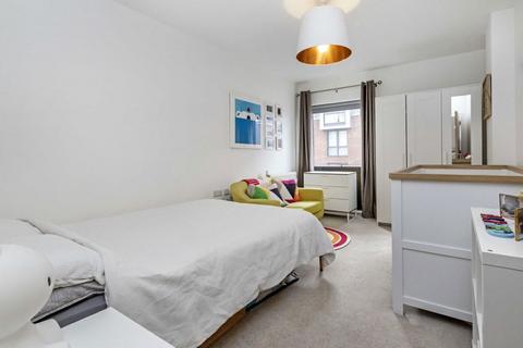 2 bedroom flat for sale, Ardwell Road, London SW2