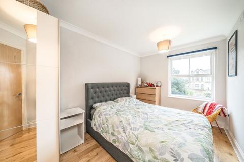 2 bedroom flat for sale, Daysbrook Road, London SW2