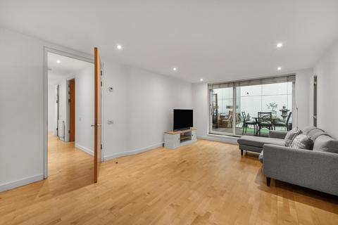 2 bedroom flat for sale, Rose Court, 8 Islington Green, London N1