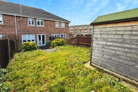 undefined, Warren Close, Sandhurst, Berkshire