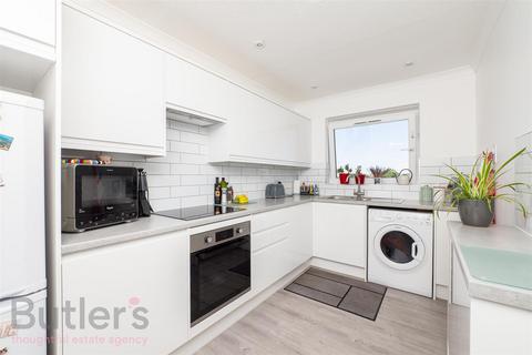 2 bedroom flat to rent, Brighton Road, Sutton