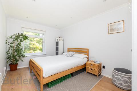 undefined, Brighton Road, Sutton