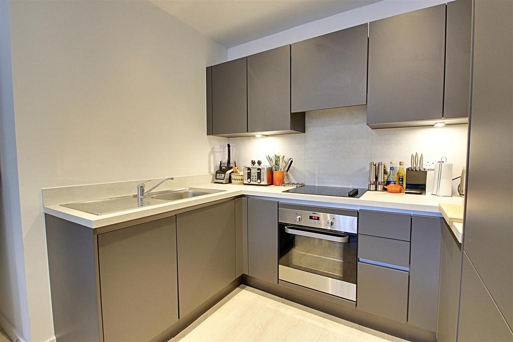 Kitchen 1.jpg