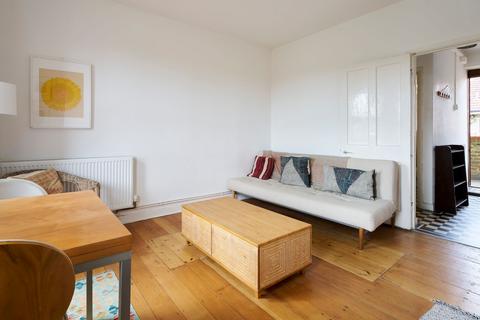 2 bedroom apartment for sale, Waterloo Gardens, London E2