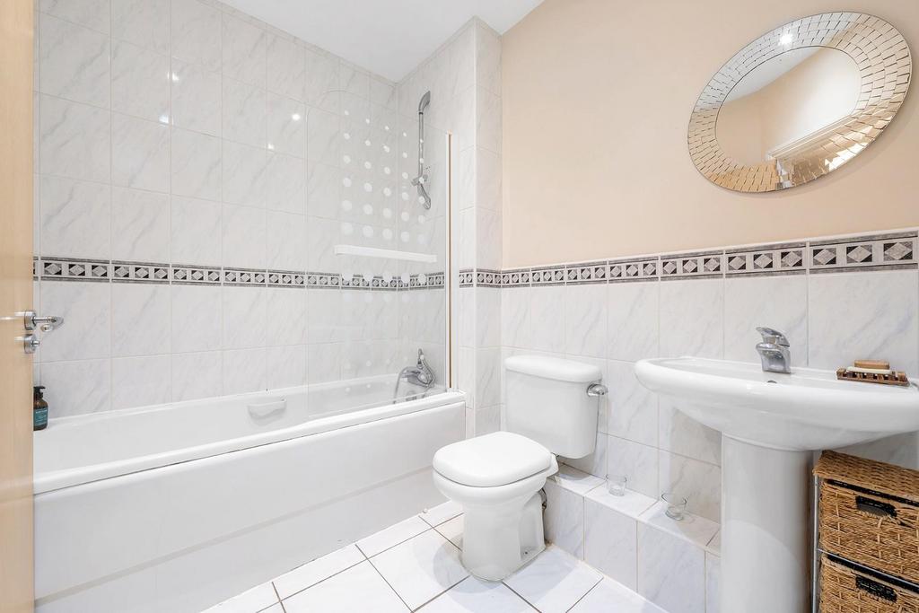 Bathroom.JPG
