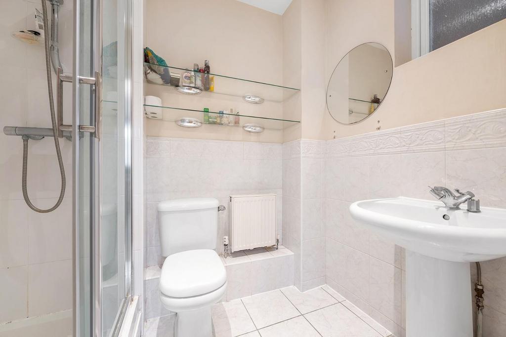 Ensuite.JPG