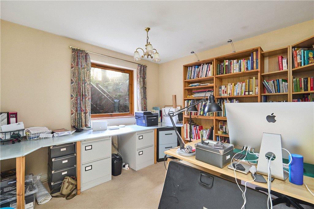 Bedroom/Study