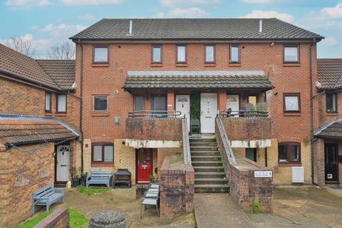 1 bedroom flat to rent, Raphael Drive, Watford, WD24