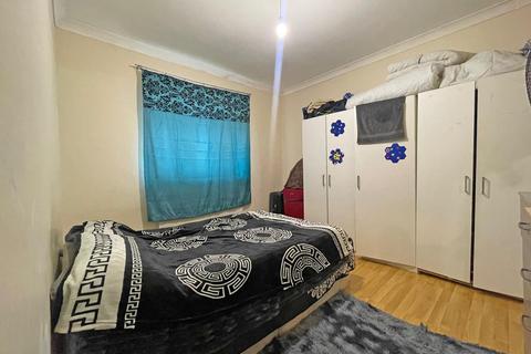 undefined, Aston Street, London, E14