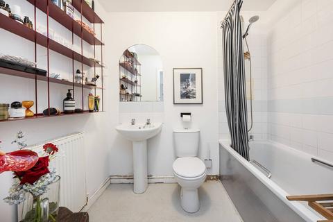 1 bedroom flat for sale, Richmond Road, Hackney, London, E8