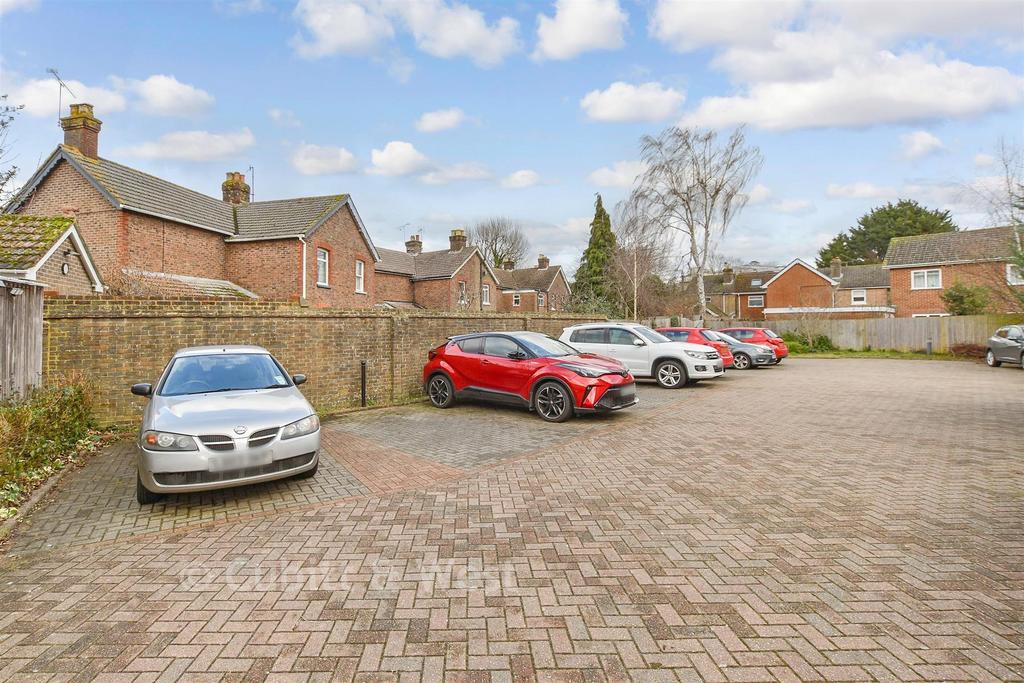 Driveway/Parking
